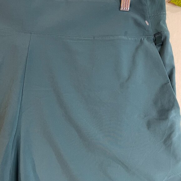 ATHLETA Brooklyn Bermuda Hiking Shorts Zip Pockets Size 20 New Without Tags - Picture 8 of 13